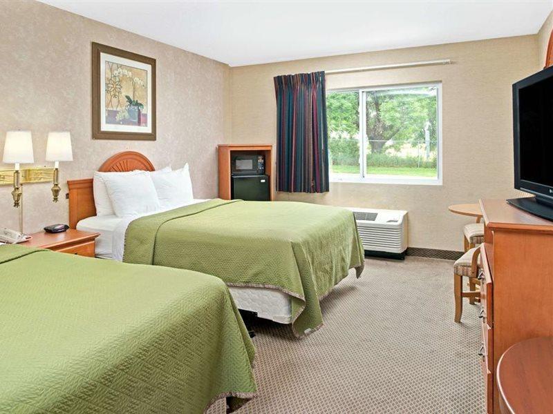 Travelodge By Wyndham Lincoln Airport I-80 Ngoại thất bức ảnh
