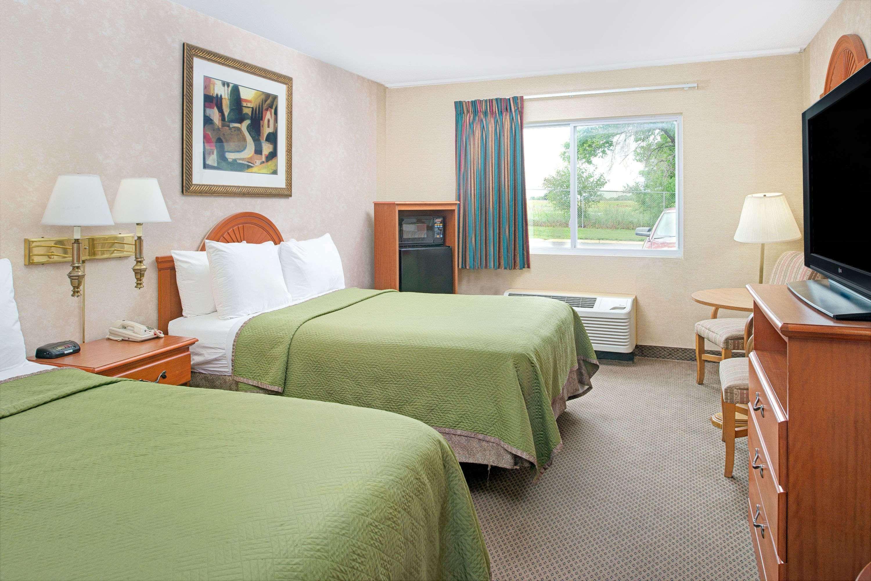 Travelodge By Wyndham Lincoln Airport I-80 Ngoại thất bức ảnh
