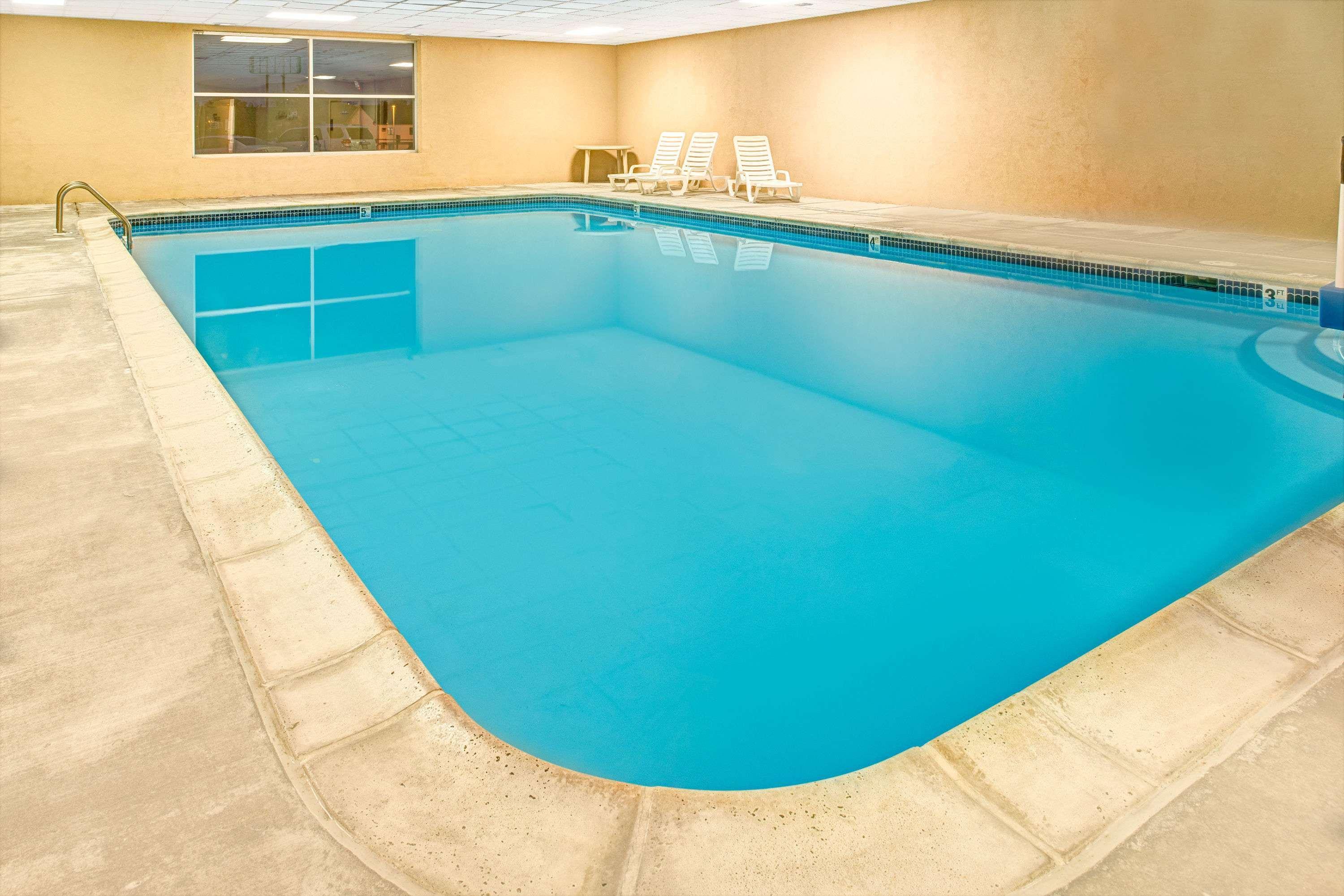 Travelodge By Wyndham Lincoln Airport I-80 Ngoại thất bức ảnh